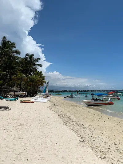 A quiet Mauritian beach in the morning